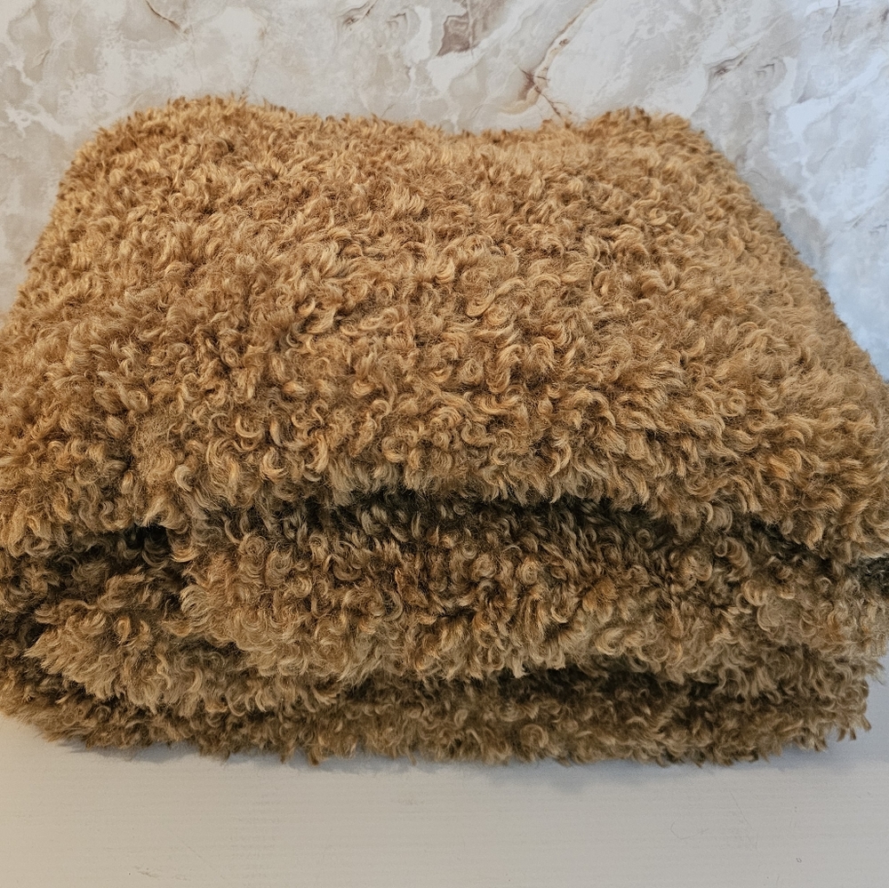 *Oake Home Faux Fur Throw 50" x 70"